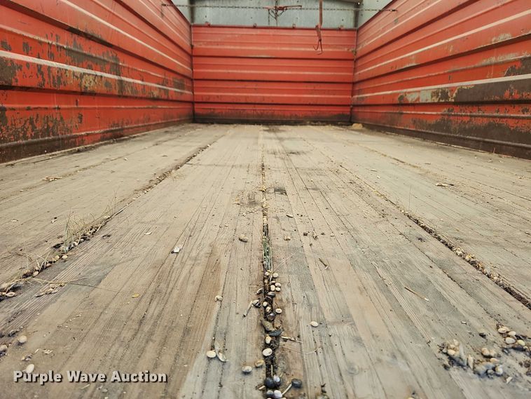 image for item EF3533 1973 Ford F700 grain truck