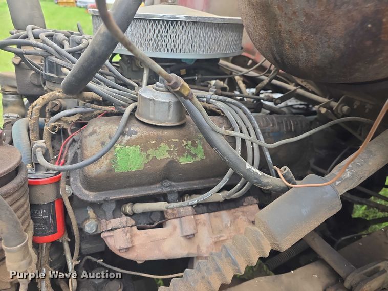 image for item EF3533 1973 Ford F700 grain truck