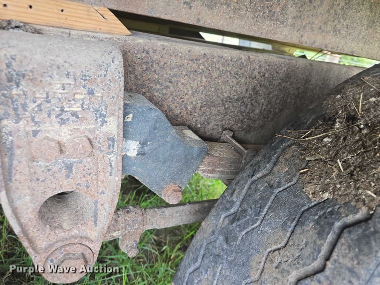 image for item EF3533 1973 Ford F700 grain truck