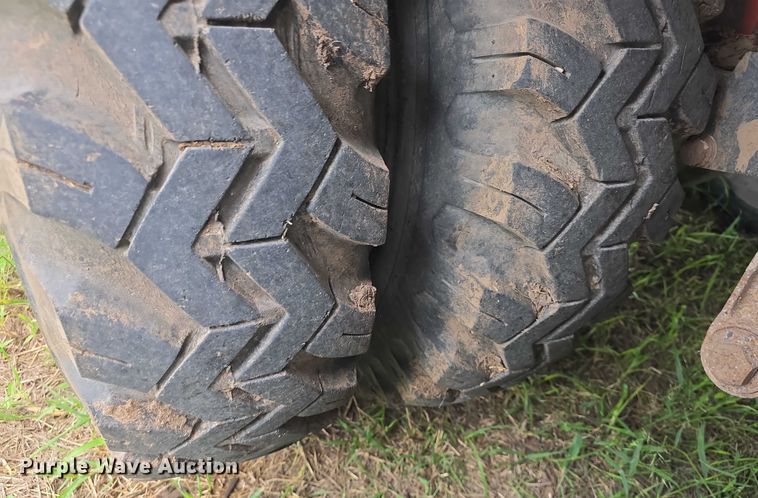 image for item EF3533 1973 Ford F700 grain truck