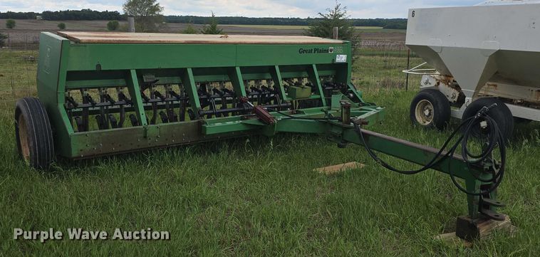 image for item EF3543 Great Plains Solid Stand 13 grain drill