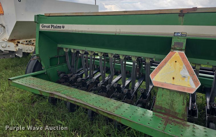 image for item EF3543 Great Plains Solid Stand 13 grain drill