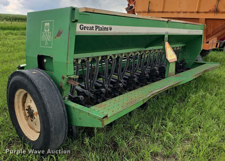 image for item EF3543 Great Plains Solid Stand 13 grain drill