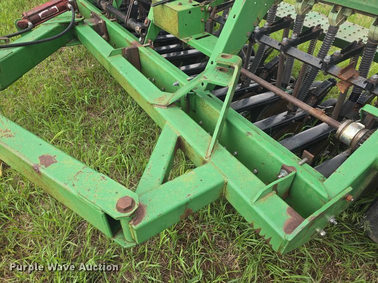 image for item EF3543 Great Plains Solid Stand 13 grain drill