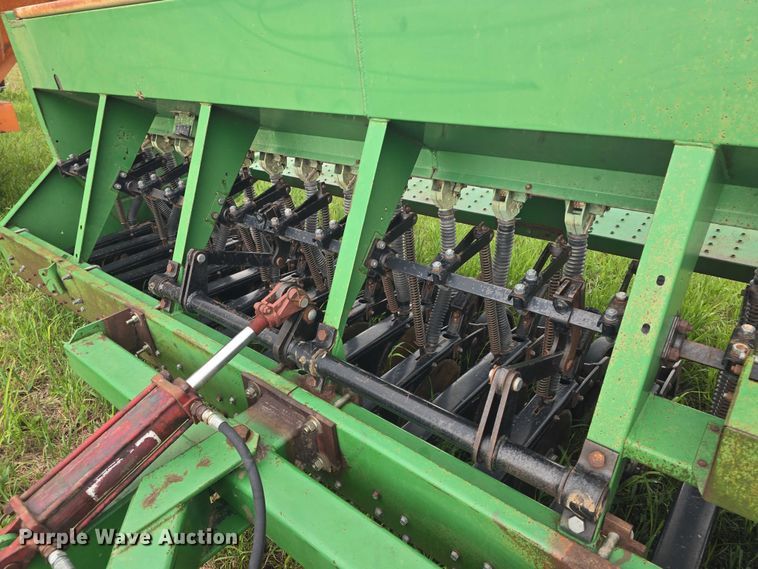 image for item EF3543 Great Plains Solid Stand 13 grain drill