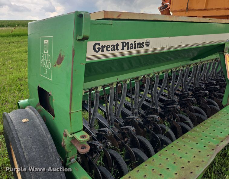 image for item EF3543 Great Plains Solid Stand 13 grain drill