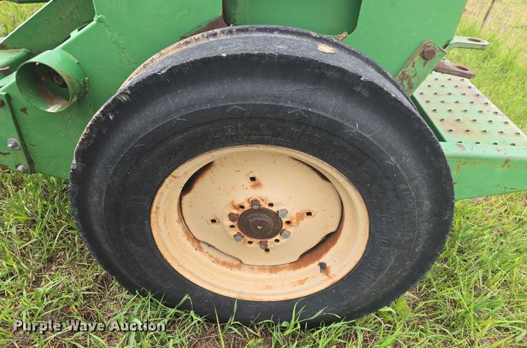 image for item EF3543 Great Plains Solid Stand 13 grain drill