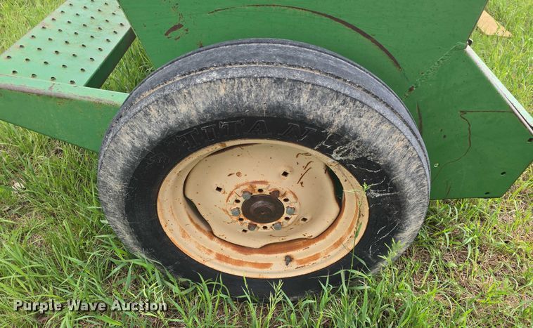 image for item EF3543 Great Plains Solid Stand 13 grain drill