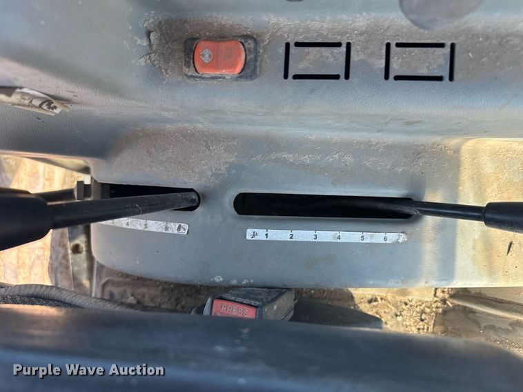 image for item EG6463 2007 Challenger MT345B tractor