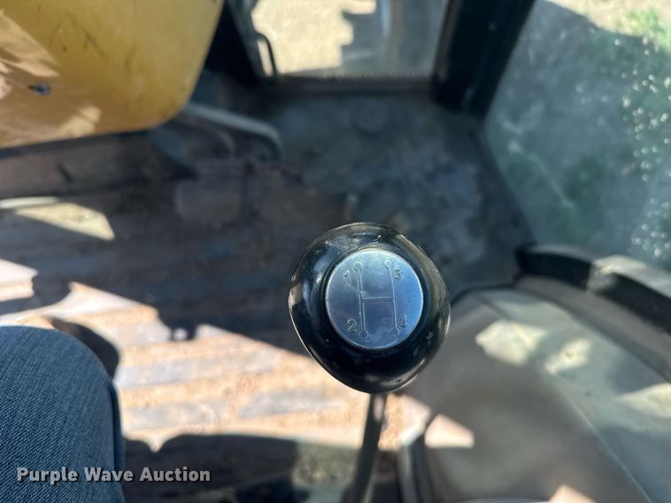 image for item EG6463 2007 Challenger MT345B tractor