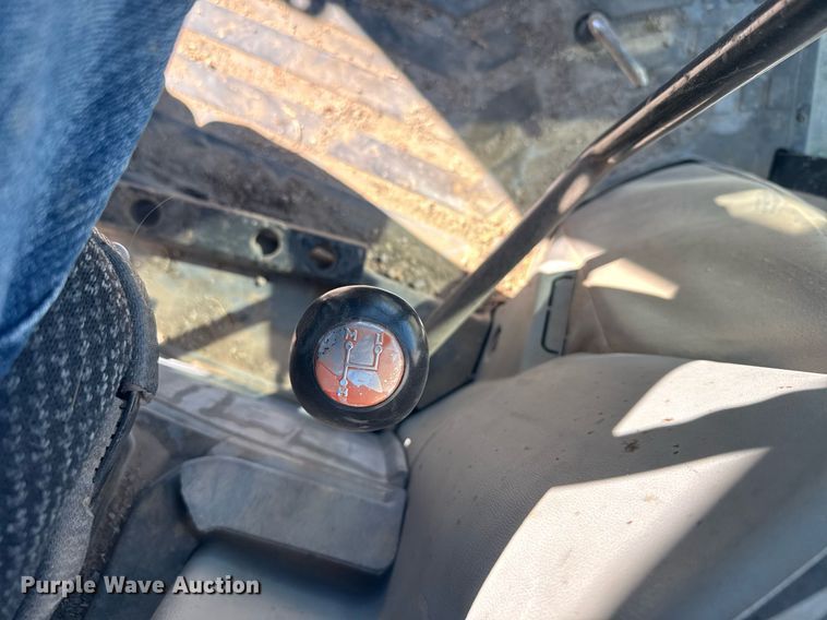 image for item EG6463 2007 Challenger MT345B tractor