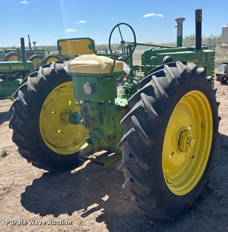 image for item EG6470 1947 John Deere G tractor