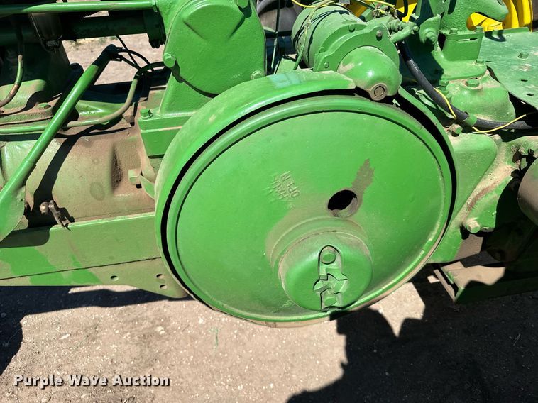 image for item EG6470 1947 John Deere G tractor