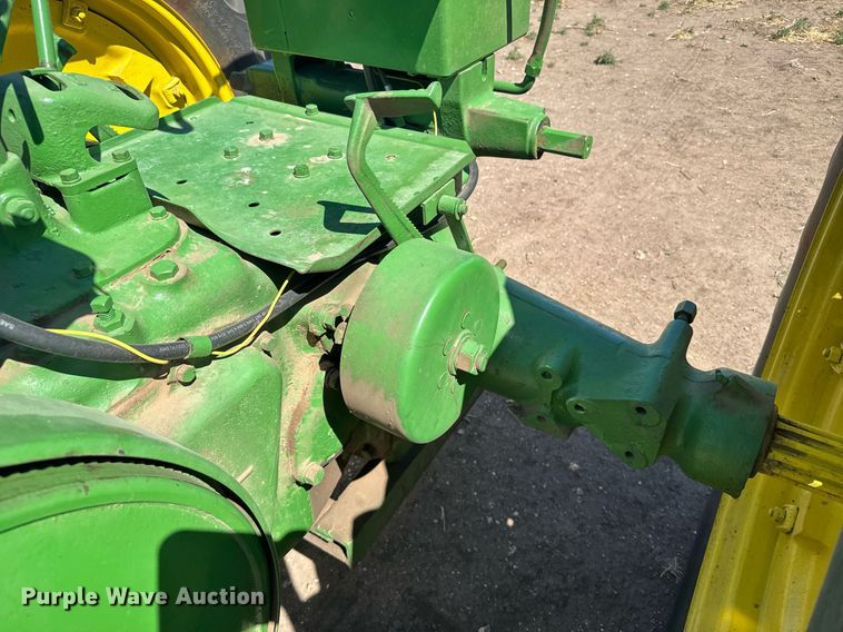 image for item EG6470 1947 John Deere G tractor