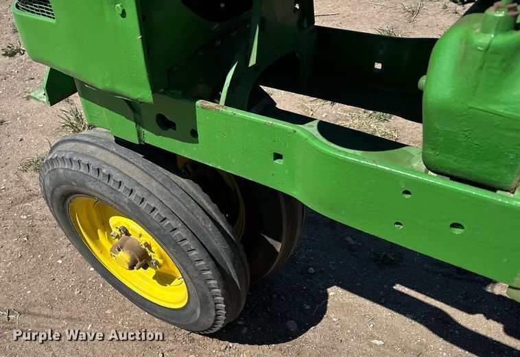 image for item EG6470 1947 John Deere G tractor