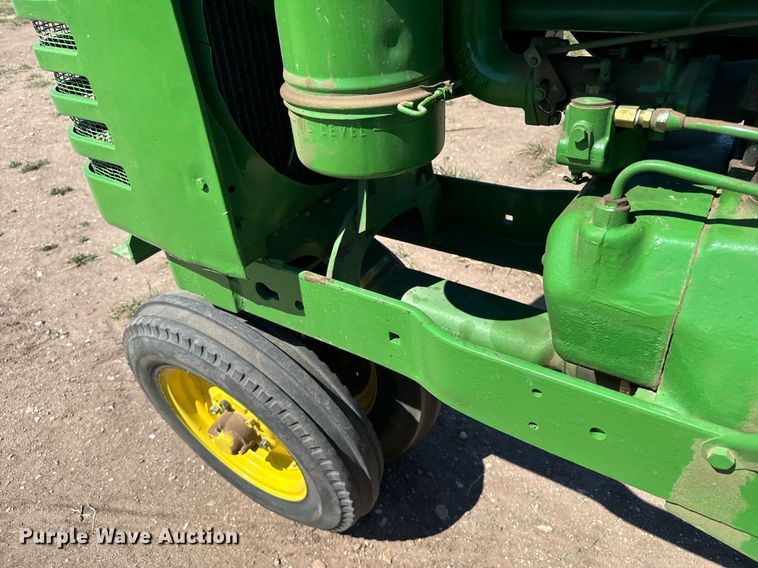 image for item EG6470 1947 John Deere G tractor