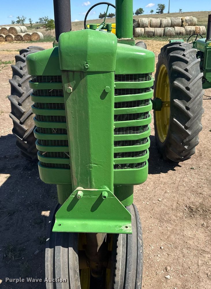 image for item EG6470 1947 John Deere G tractor