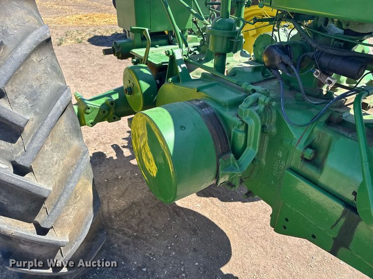 image for item EG6470 1947 John Deere G tractor