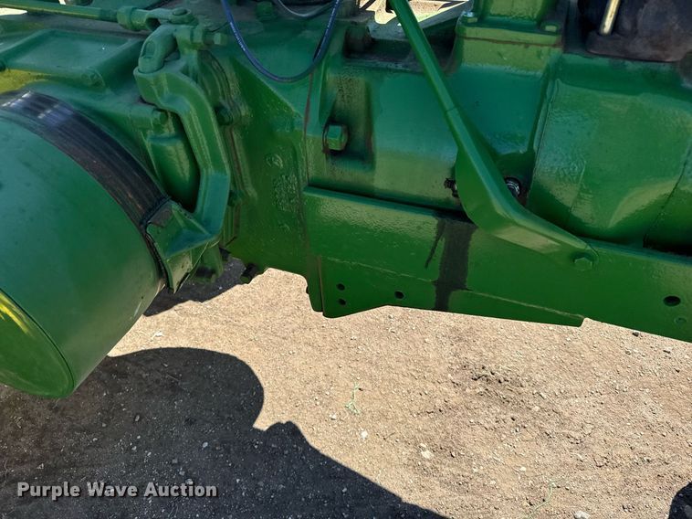 image for item EG6470 1947 John Deere G tractor