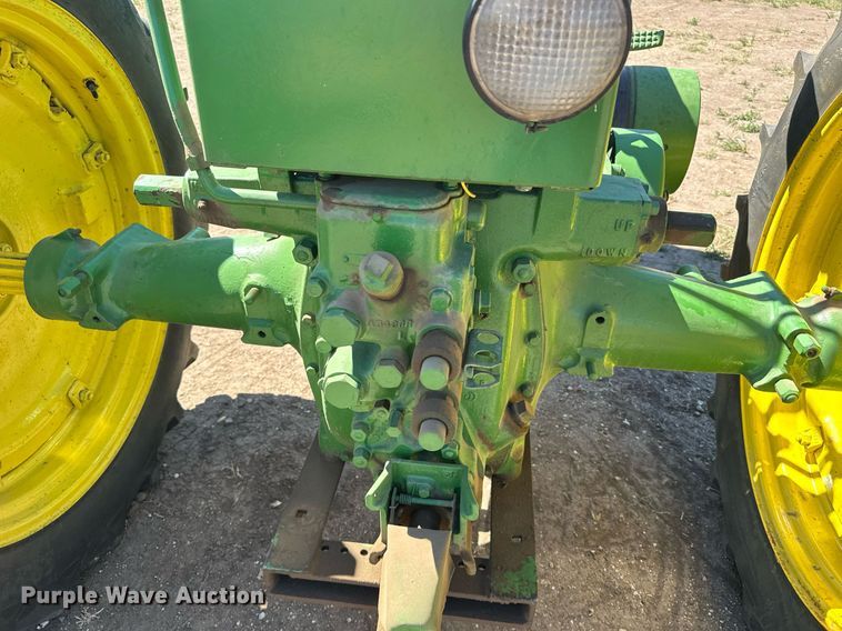 image for item EG6470 1947 John Deere G tractor