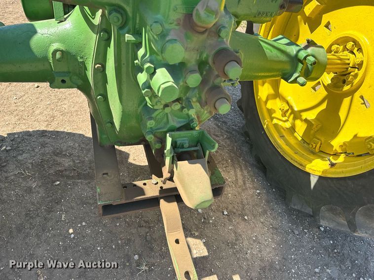 image for item EG6470 1947 John Deere G tractor