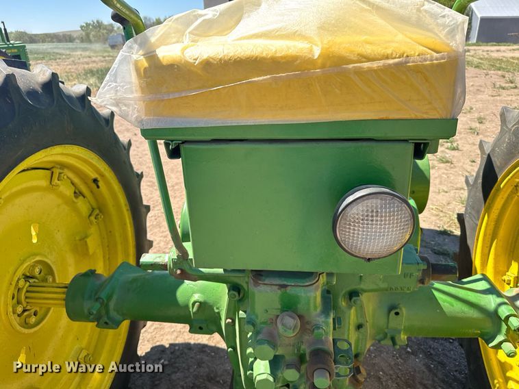 image for item EG6470 1947 John Deere G tractor