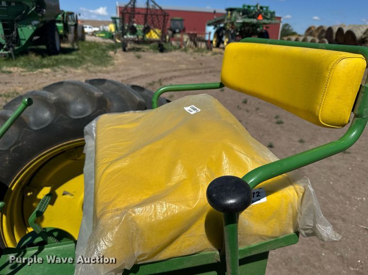 image for item EG6470 1947 John Deere G tractor