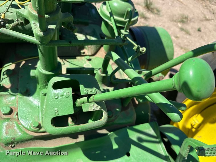 image for item EG6470 1947 John Deere G tractor