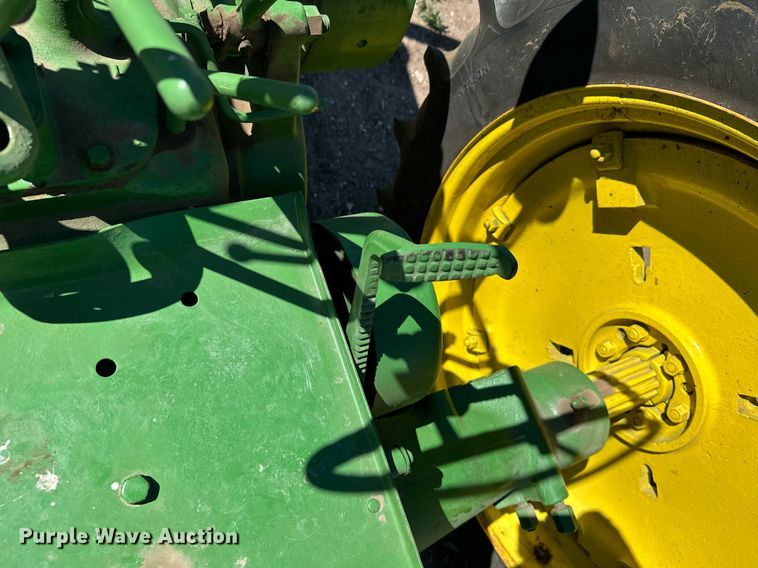 image for item EG6470 1947 John Deere G tractor