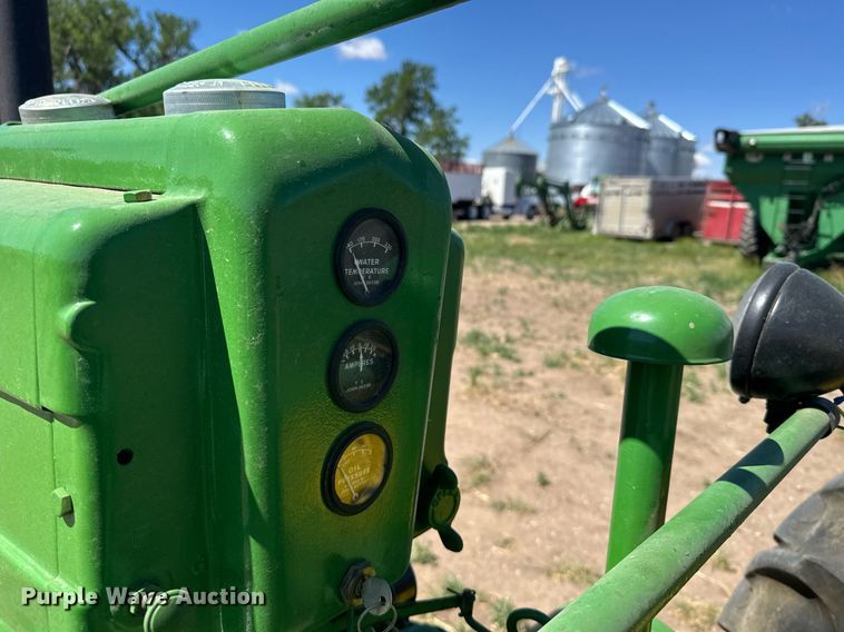 image for item EG6470 1947 John Deere G tractor