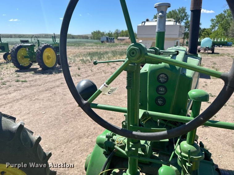 image for item EG6470 1947 John Deere G tractor