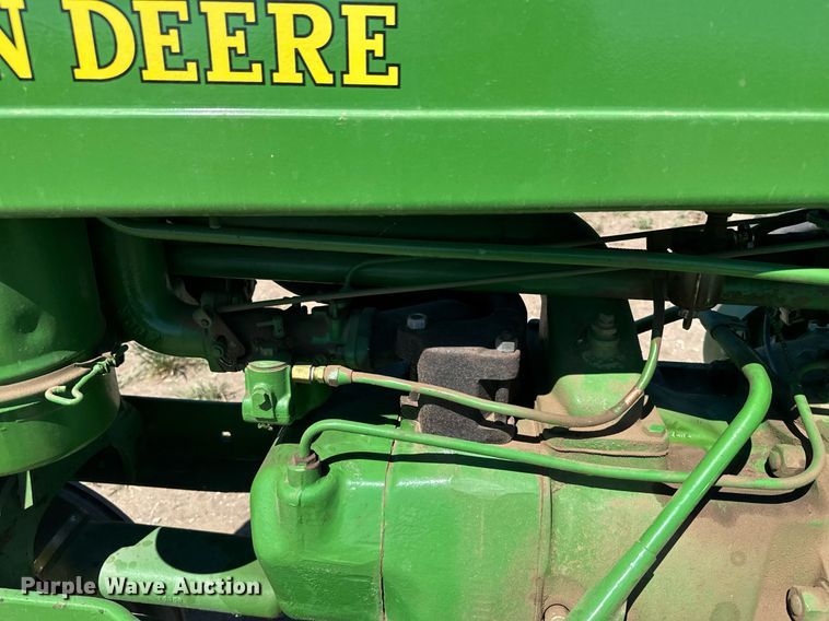 image for item EG6470 1947 John Deere G tractor