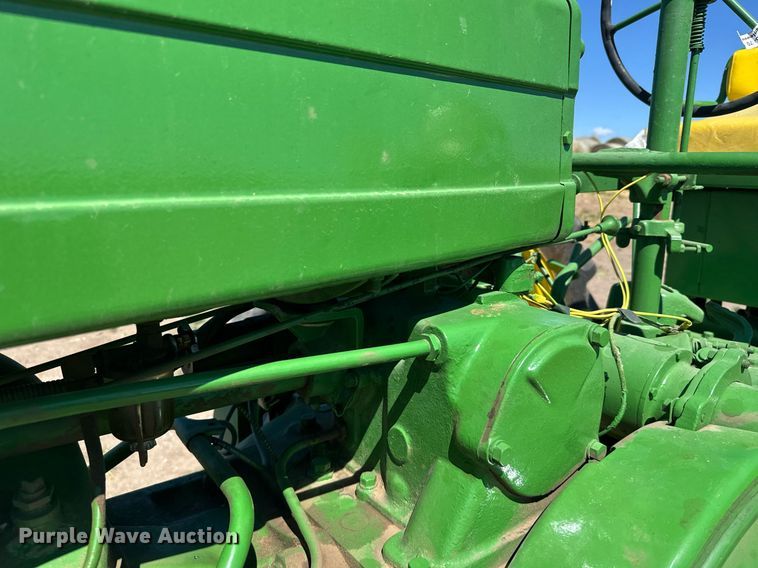 image for item EG6470 1947 John Deere G tractor