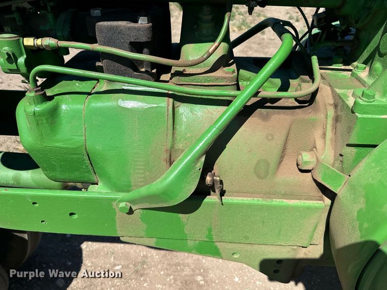 image for item EG6470 1947 John Deere G tractor