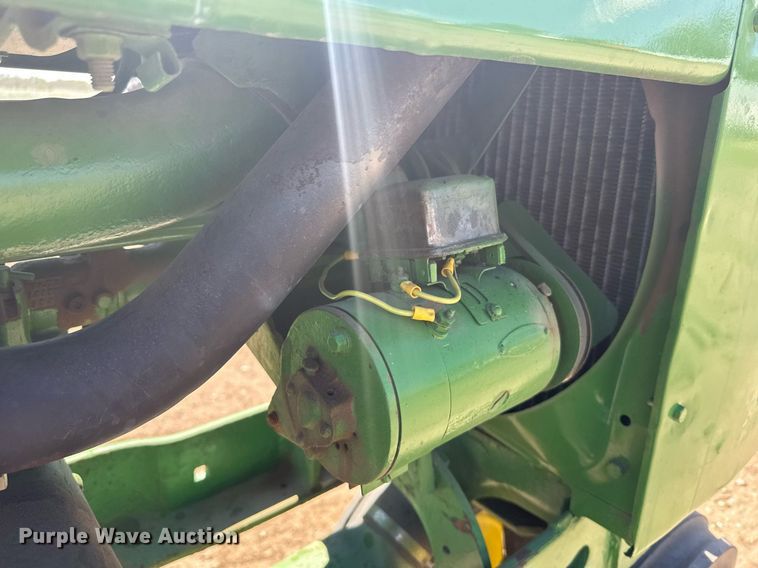 image for item EG6470 1947 John Deere G tractor