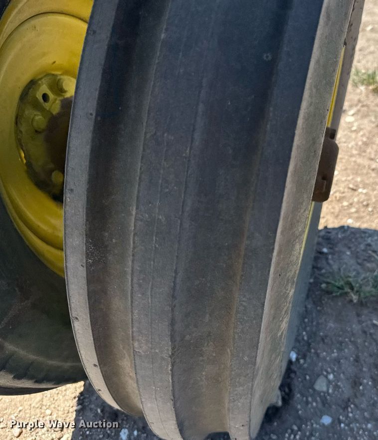 image for item EG6470 1947 John Deere G tractor