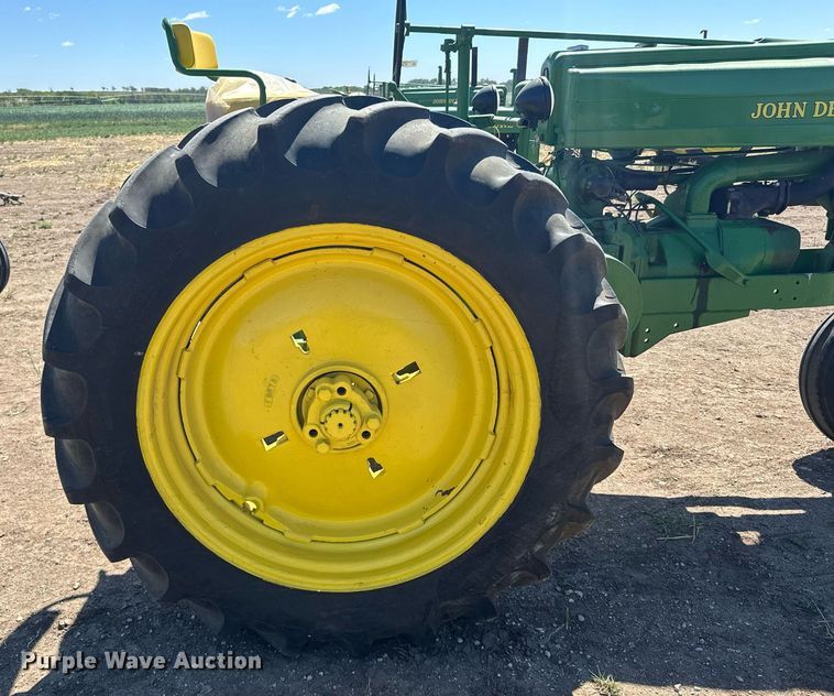 image for item EG6470 1947 John Deere G tractor