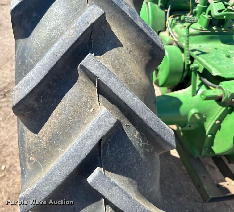 image for item EG6470 1947 John Deere G tractor