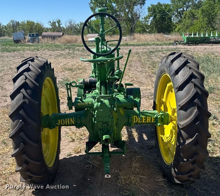 image for item EG6471 1941 John Deere B tractor