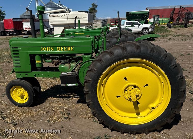 image for item EG6471 1941 John Deere B tractor