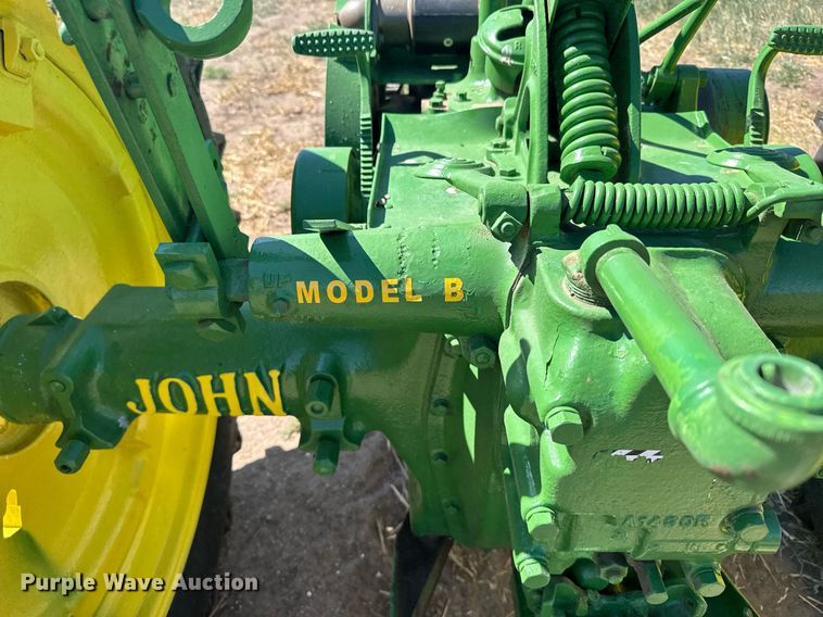 image for item EG6471 1941 John Deere B tractor