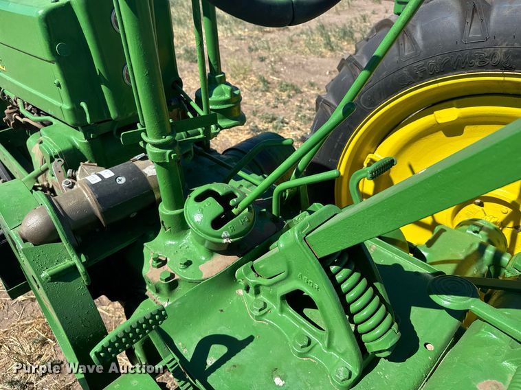 image for item EG6471 1941 John Deere B tractor