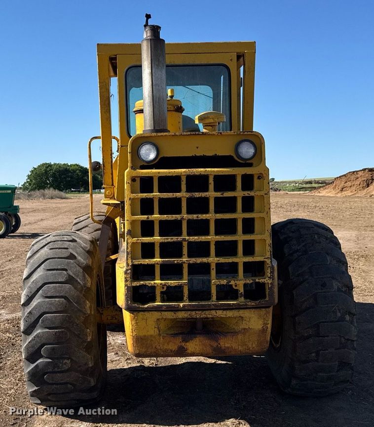 image for item EG6479 International Harvester H65C wheel loader