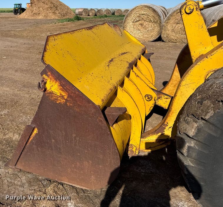 image for item EG6479 International Harvester H65C wheel loader