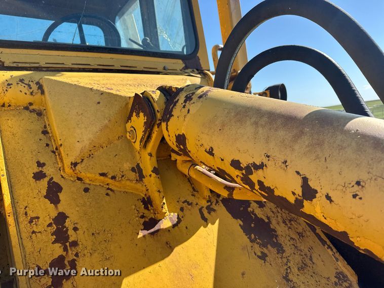 image for item EG6479 International Harvester H65C wheel loader