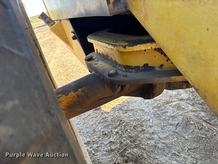 image for item EG6479 International Harvester H65C wheel loader