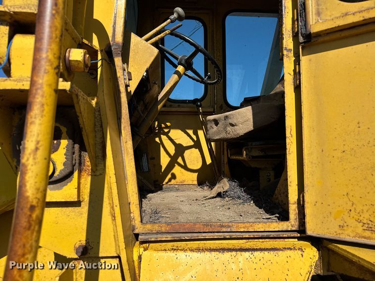 image for item EG6479 International Harvester H65C wheel loader