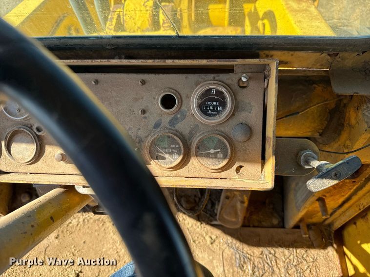 image for item EG6479 International Harvester H65C wheel loader