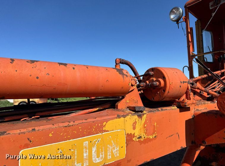 image for item EG6480 1963 Galion 104G motor grader