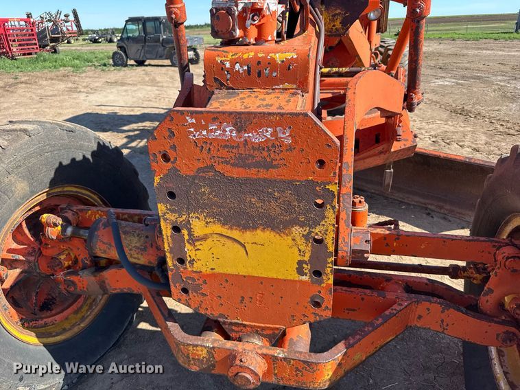 image for item EG6480 1963 Galion 104G motor grader